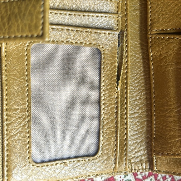 Matt & Nat Harvest color vegan leather wallet & purse with removable strap. EUC. - Picture 4 of 16